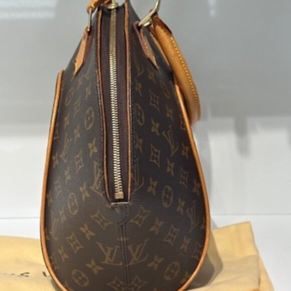 Louis Vuitton Handbag - Picture 5 of 8